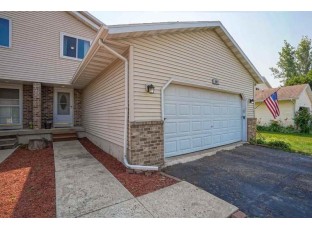 104 Woodview Dr Cottage Grove, WI 53527