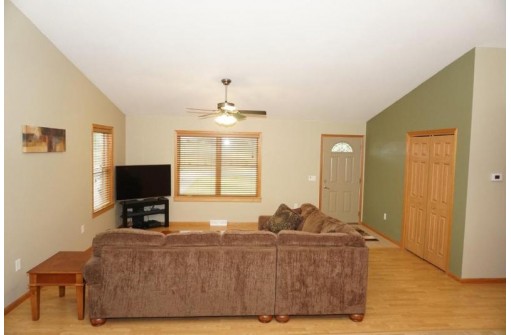S4205 Golf Course Rd, Reedsburg, WI 53959