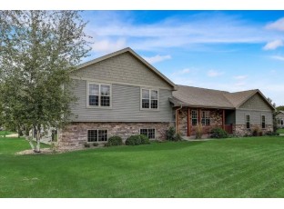 808 Mourning Dove Dr Cottage Grove, WI 53527