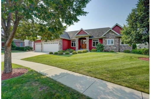 704 Stoney Hill Ln, Cottage Grove, WI 53527