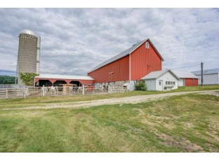 5827 County Road P Cross Plains, WI 53528