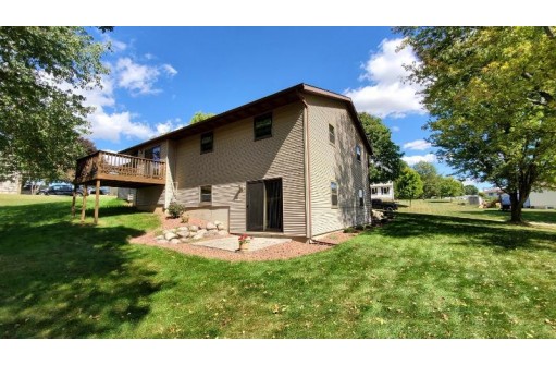 2635 3rd Ave, Monroe, WI 53566