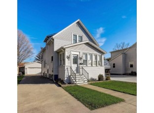 411 S 7th St Watertown, WI 53094-4710