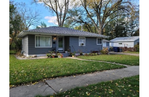 1422 S Crosby Ave, Janesville, WI 53546