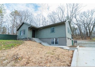 2423 S River Rd Janesville, WI 53545-9069