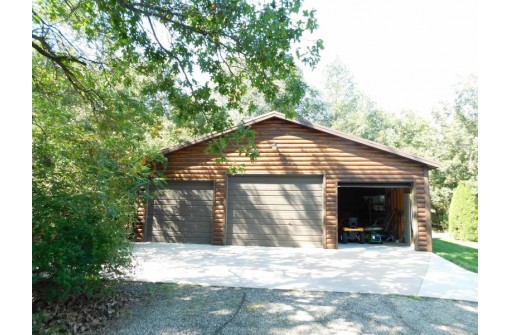 29350 Whispering Pines Rd, Lone Rock, WI 53556