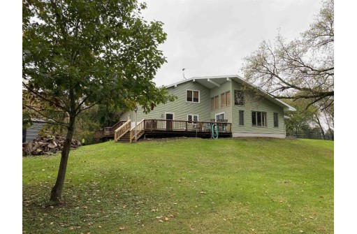 W7649 Hackett Rd, Whitewater, WI 53190