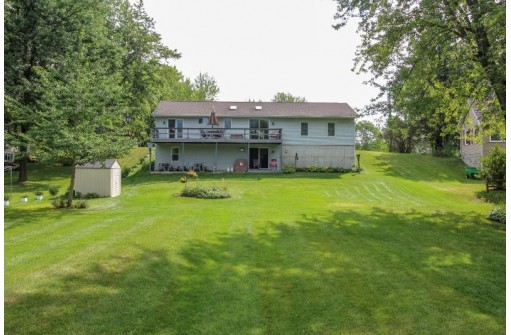 38 Water St, Cambridge, WI 53523