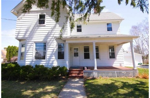 105 S 5th St, Mount Horeb, WI 53572