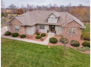 S4126 Whispering Pines Dr Baraboo, WI 53913