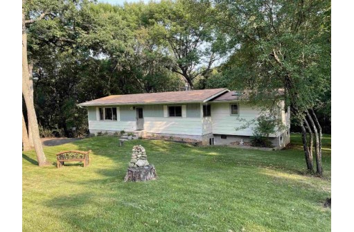 W3050 Orchard Ave, Green Lake, WI 54941