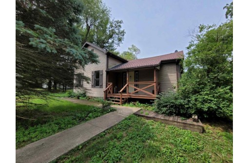 239 Nelson St, Sharon, WI 53585-9618