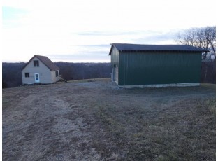 8279 Valley View Rd Mount Hope, WI 53816
