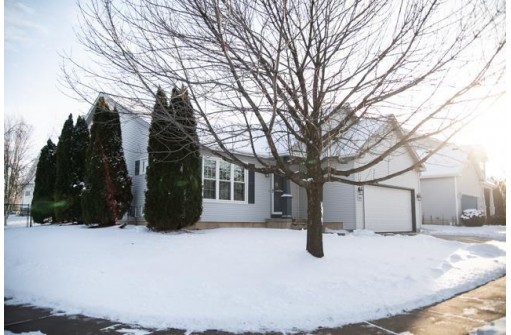 5402 Park Meadow Dr, Madison, WI 53704