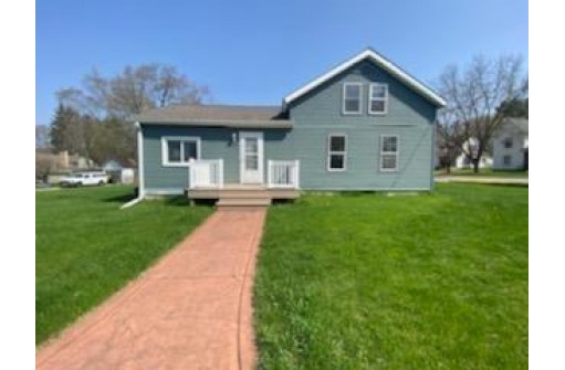 110 Pine St, La Valle, WI 53941