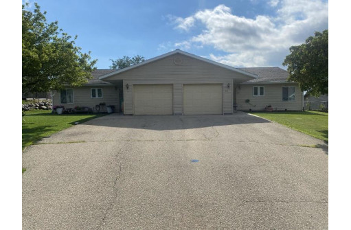 1401-03/1409-11 Bea Ann Dr, Dodgeville, WI 53533