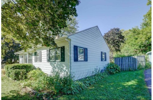 802 Jacobson Ave, Madison, WI 53714