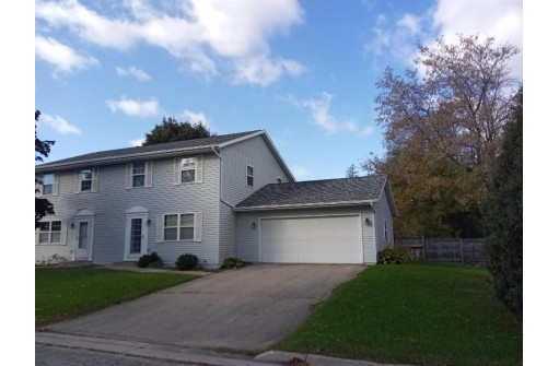 910 Maple St, Fort Atkinson, WI 53538