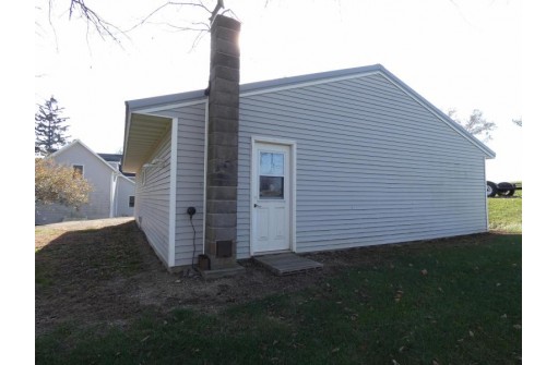 346 Pleasant View Rd, Mineral Point, WI 53565