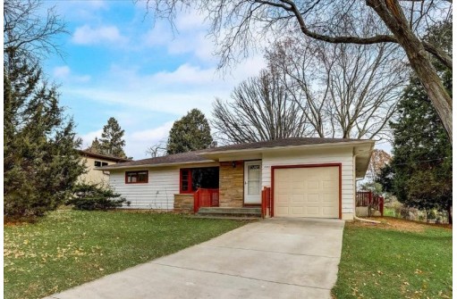 1001 Merrill Springs Rd, Madison, WI 53705