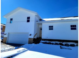 1811 Park View Dr Baraboo, WI 53913