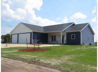 204 O'Connell St Fox Lake, WI 53933-0000