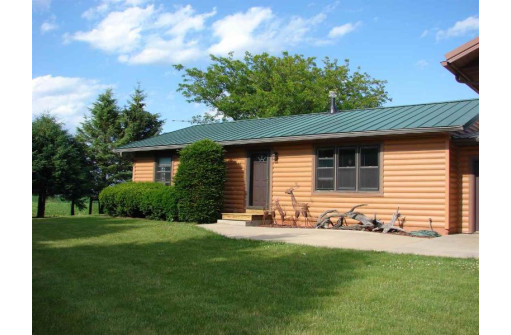 1358 County Road Bh, Highland, WI 53543