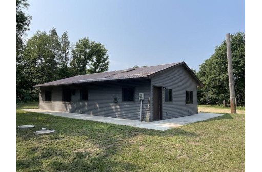 422 Pine Ct, Muscoda, WI 53573