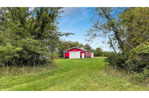 N5798 Walnut Rd, Monticello, WI 53570