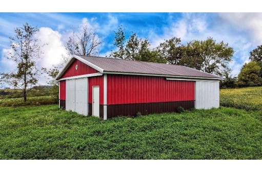 N5798 Walnut Rd, Monticello, WI 53570