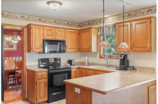 1305 N Thompson Dr, Madison, WI 53704