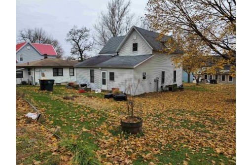 1015 S Sheldon St, Richland Center, WI 53581