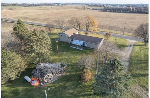 4302 Gray Rd, DeForest, WI 53532