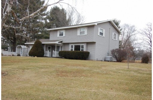 405 W Hoxie St, Spring Green, WI 53588