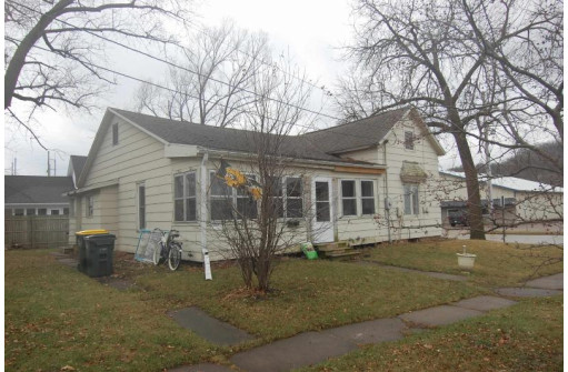 185 W Burton St, Richland Center, WI 53581-0000