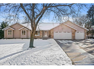 4889 Pine Spring Rd DeForest, WI 53532