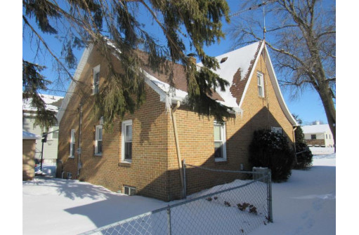 2011 13th Ave, Monroe, WI 53566-2913