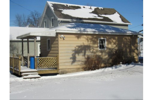 2011 13th Ave, Monroe, WI 53566-2913