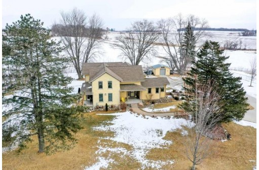 N4006 County Road T, Columbus, WI 53925