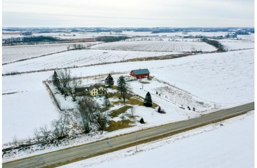 N4006 County Road T, Columbus, WI 53925