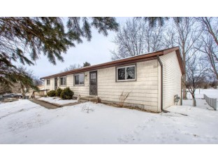 5716 Sauk Ln McFarland, WI 53558