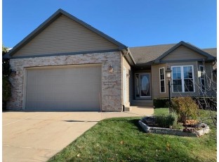 345 Kelvington Dr Sun Prairie, WI 53590