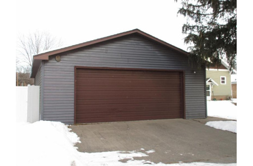 717 N Beaumont Rd, Prairie Du Chien, WI 53821-0000