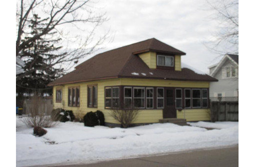 717 N Beaumont Rd, Prairie Du Chien, WI 53821-0000