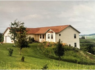 33620 County Road P Elroy, WI 53929