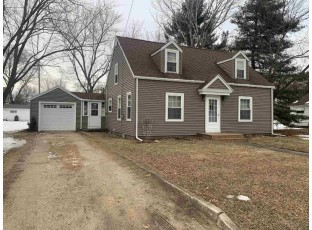 254 E Union St Lone Rock, WI 53556