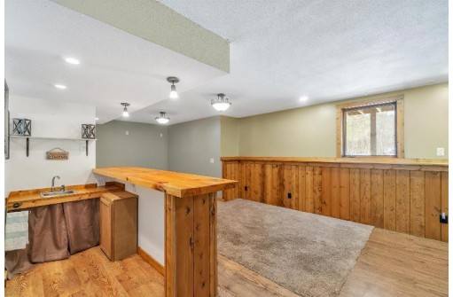 N3959 Sunrise Cir, Brodhead, WI 53520