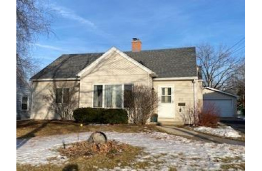 517 Grove St, Beaver Dam, WI 53916