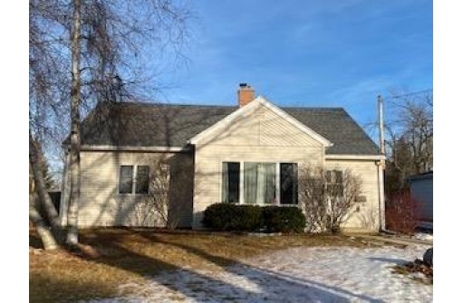 517 Grove St, Beaver Dam, WI 53916