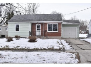 1415 S 9th St Watertown, WI 53094